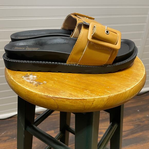 NWT Henry Ferrera Large Buckle Tan & Black Slides - Picture 1 of 12